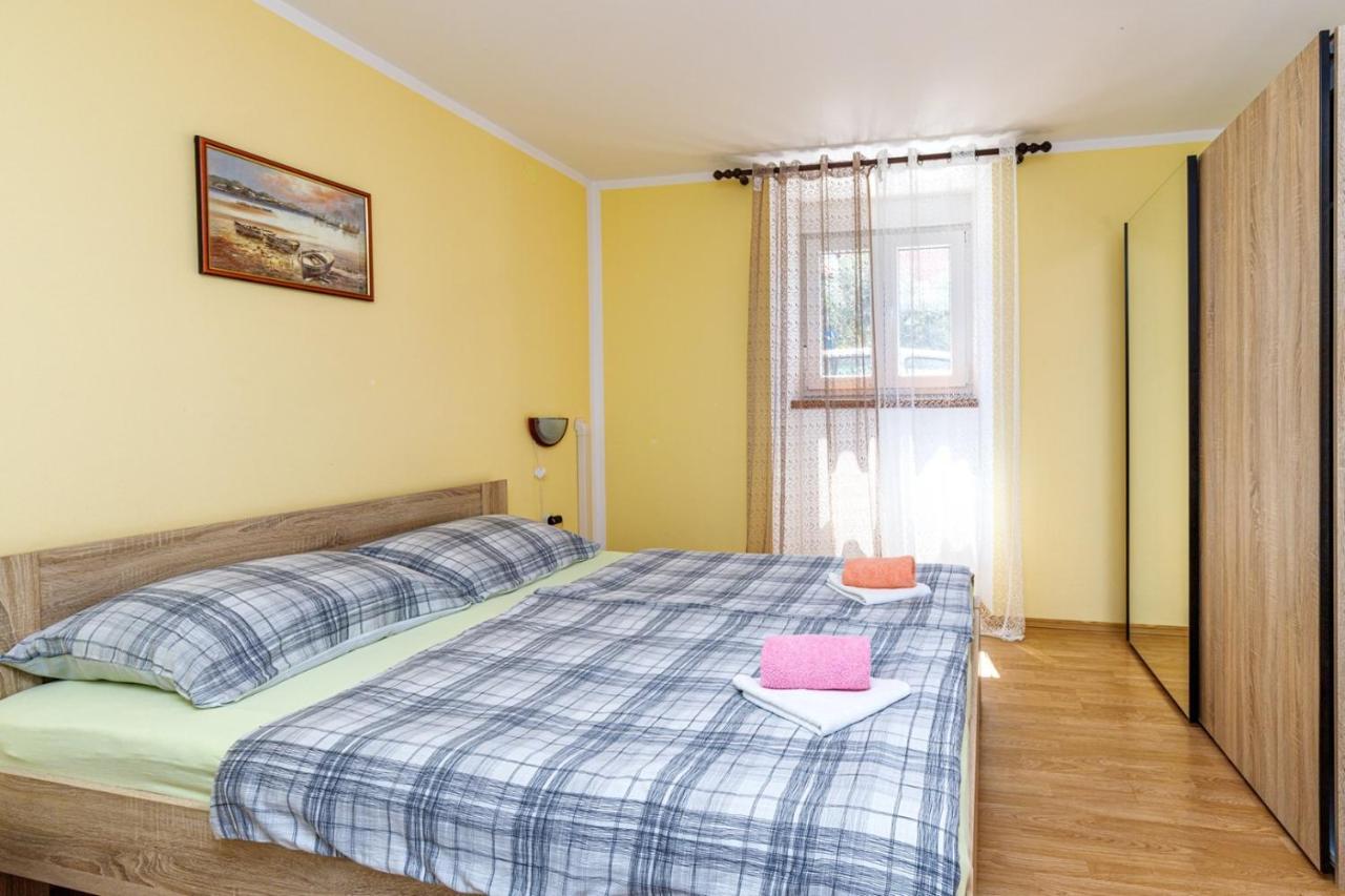 Apartments Mirjana Medulin Bagian luar foto
