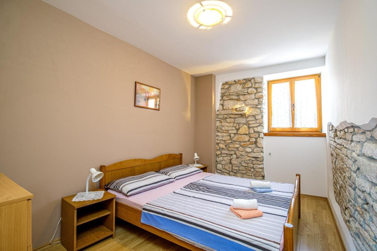 Apartments Mirjana Medulin Bagian luar foto