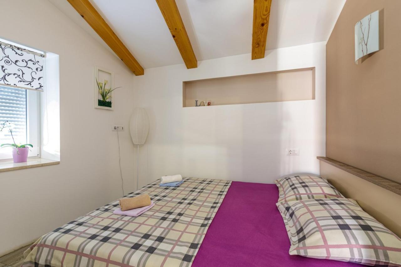 Apartments Mirjana Medulin Bagian luar foto