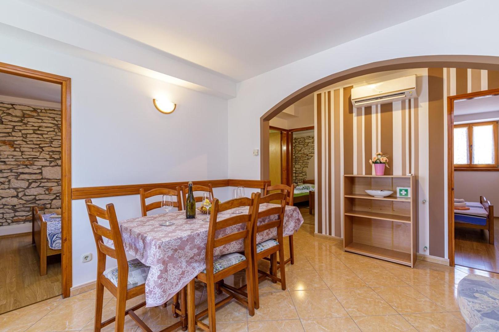 Apartments Mirjana Medulin Bagian luar foto